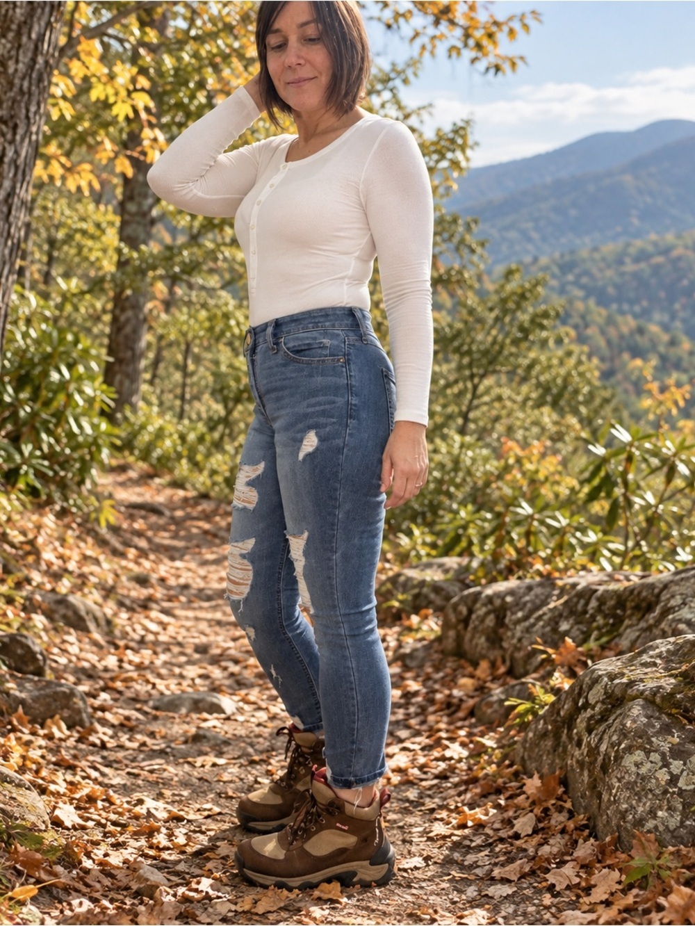 SO High Rise Curvy Crop Distressed Jeans Size 5/27